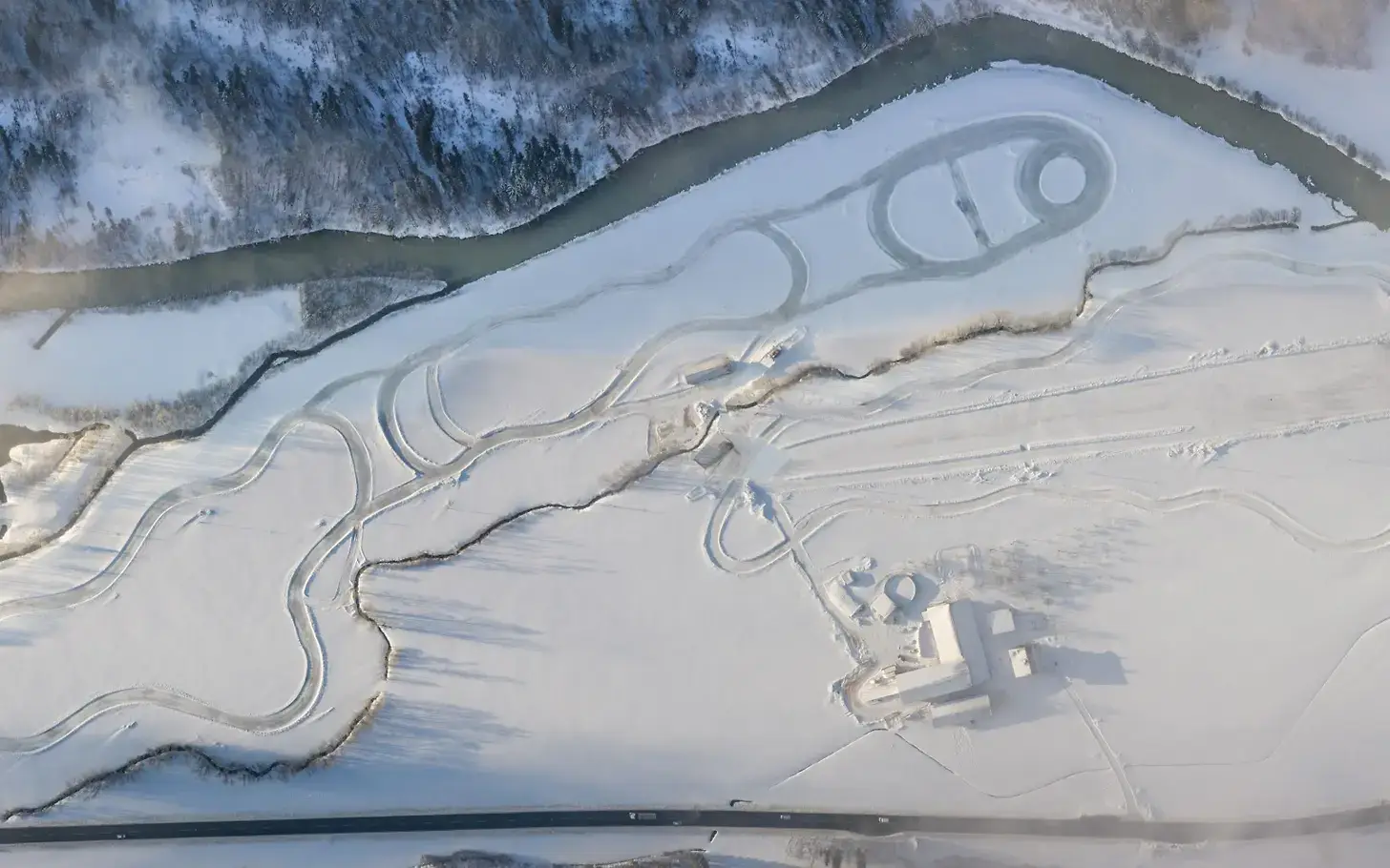 Luftaufnahme OEAMTCFahrtechniK Eisarena 1 2 2